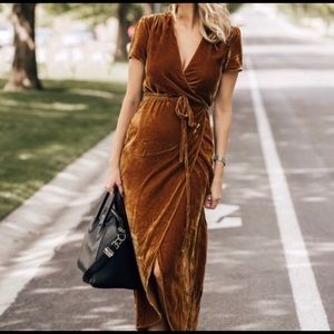 NWOT mustard velvet WAYF dress